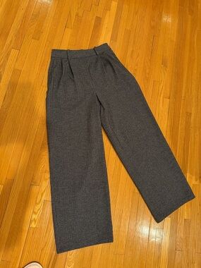 Lululemon Women’s Wide-Leg Dress Pants in Dark Gray